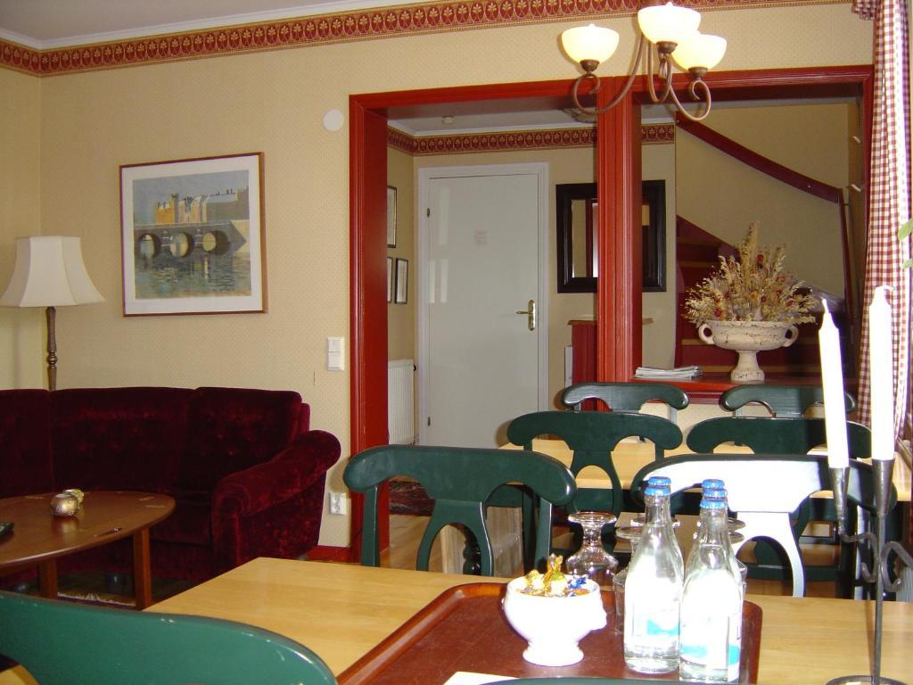 Hotell Mellanfjaerden Jättendal Buitenkant foto